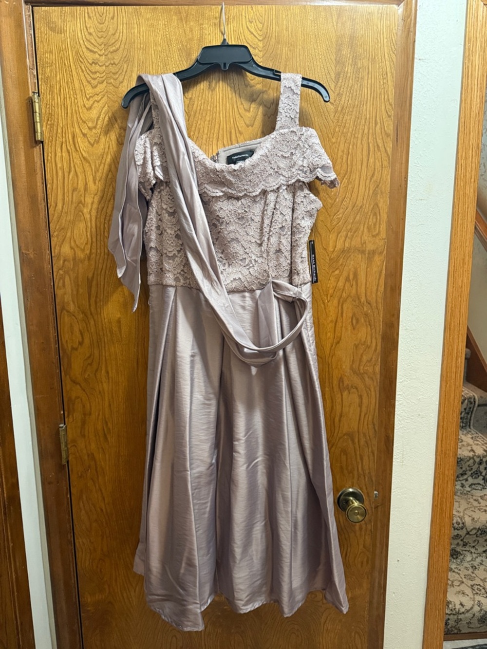 R&M Richards Mauve Lace Bodice Formal Dress - Picture 4 of 4